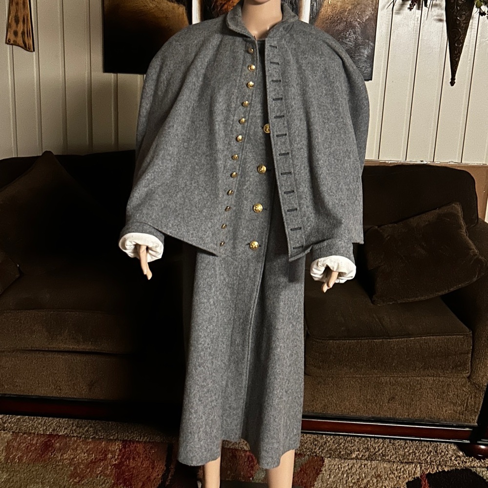 Quartermaster Shop ~ Usa ~ Gray Cape Coat W/Gold Buttons Civil War Wool Coat View 2